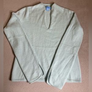 White + Warren Sweater 100% Cashmere V Neck  Size M  women’s
